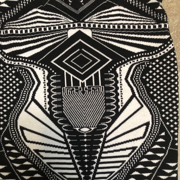 Printed sweater skirt and top set - Picture 4 of 12